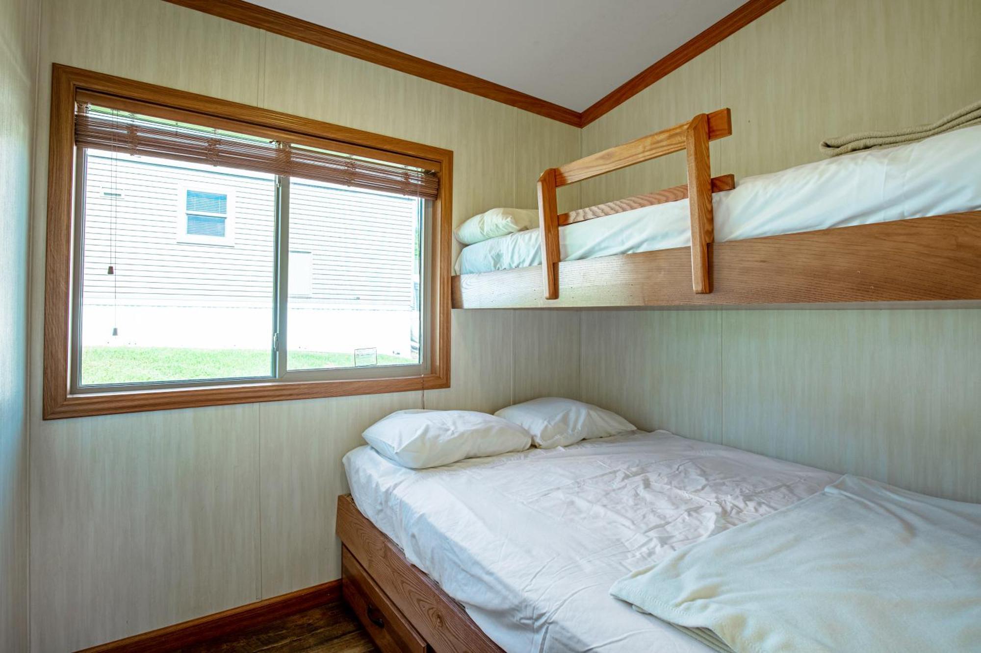 Plymouth Rock Camping Resort Deluxe Cottage Elkhart Lake Esterno foto