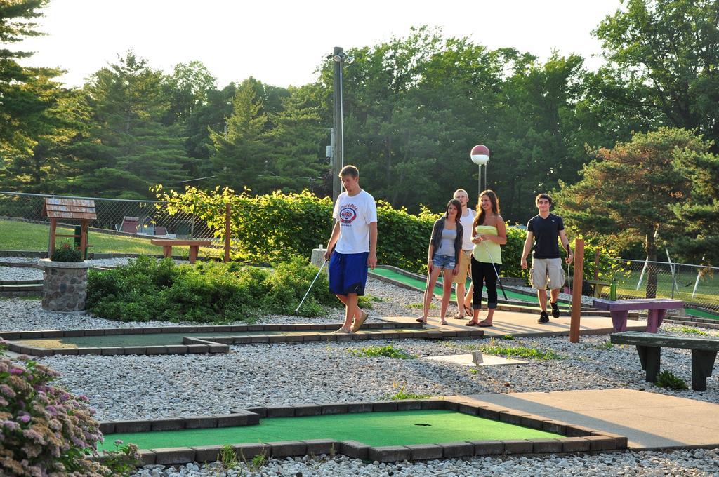 Plymouth Rock Camping Resort Deluxe Cottage Elkhart Lake Esterno foto