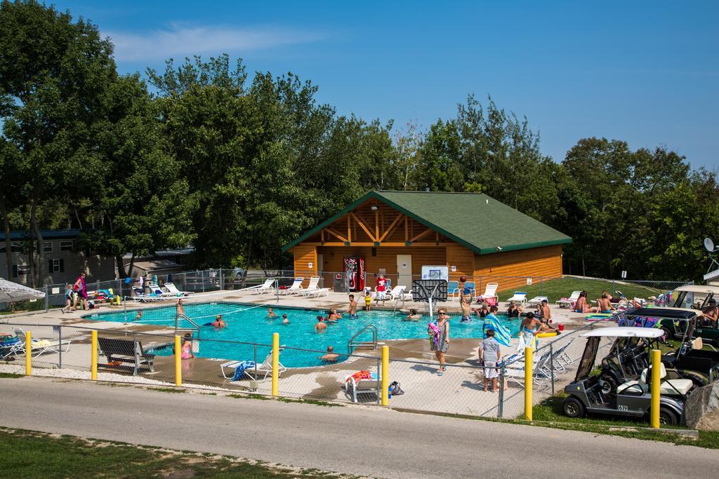 Plymouth Rock Camping Resort Deluxe Cottage Elkhart Lake Esterno foto