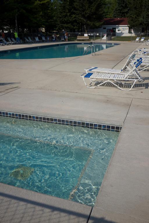 Plymouth Rock Camping Resort Deluxe Cottage Elkhart Lake Esterno foto
